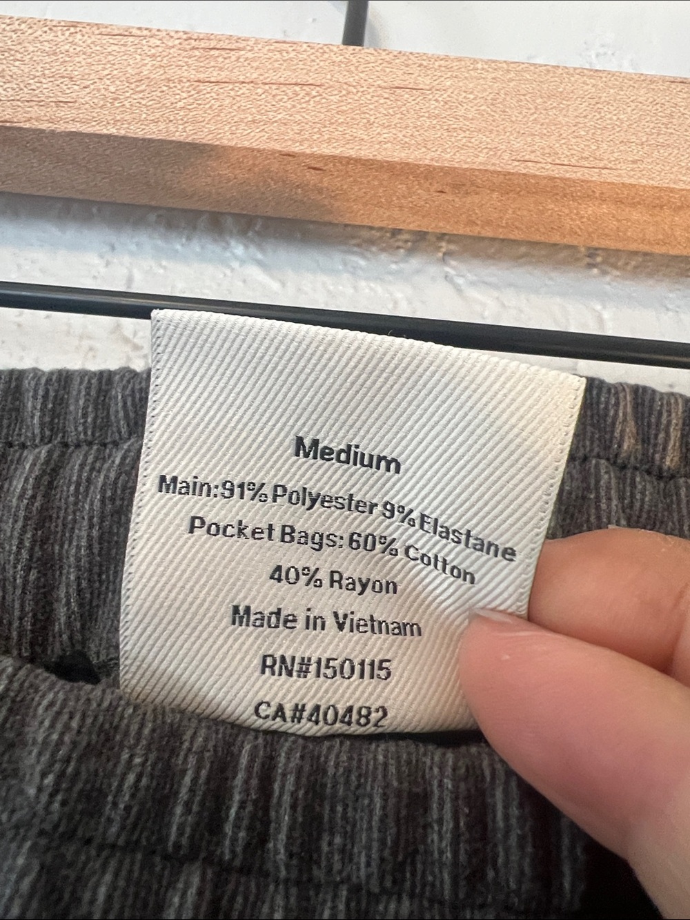 Varley women’s Dark Gray Fleece Joggers - Picture 3 of 4